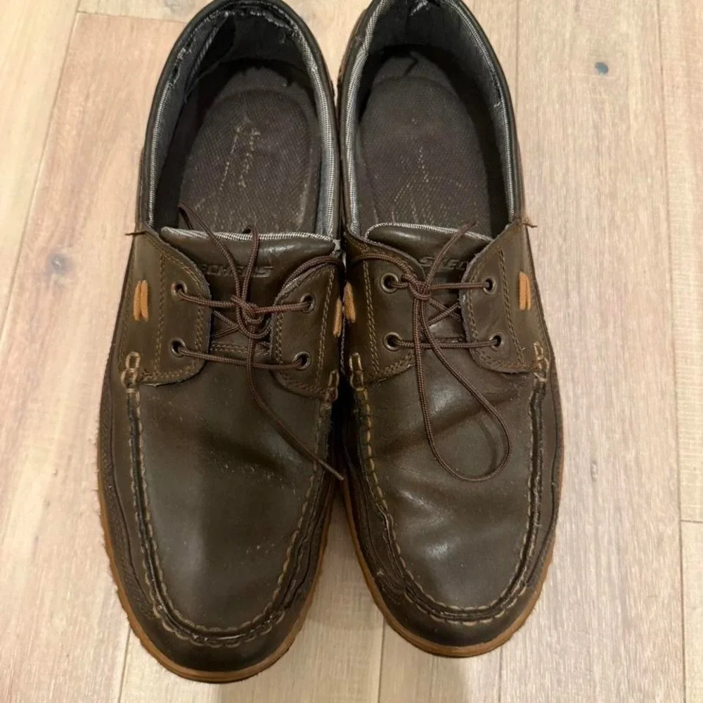 Sketchers Brown leather boat shoes with a classic look Sz 12